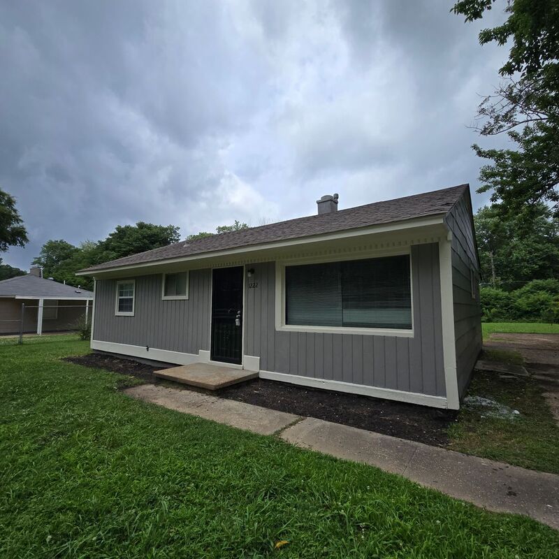 Memphis House: 1222 Canfield Ave
