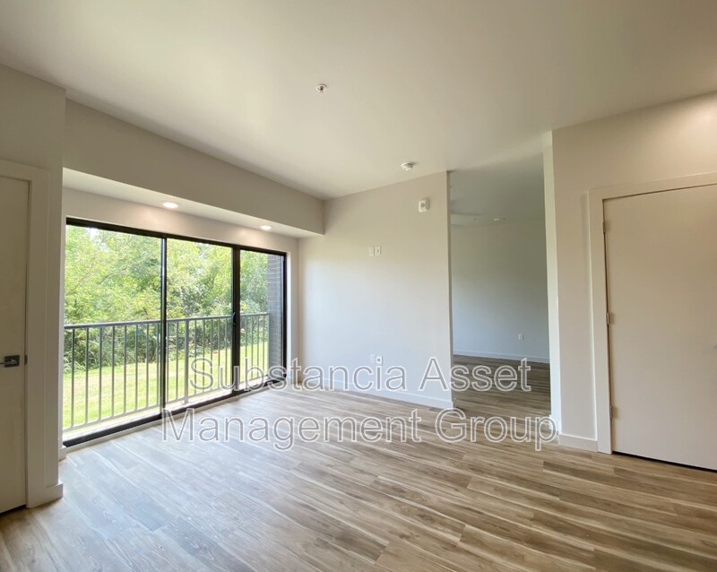 Midwest City Condo: 1683 Midtown Place - 104