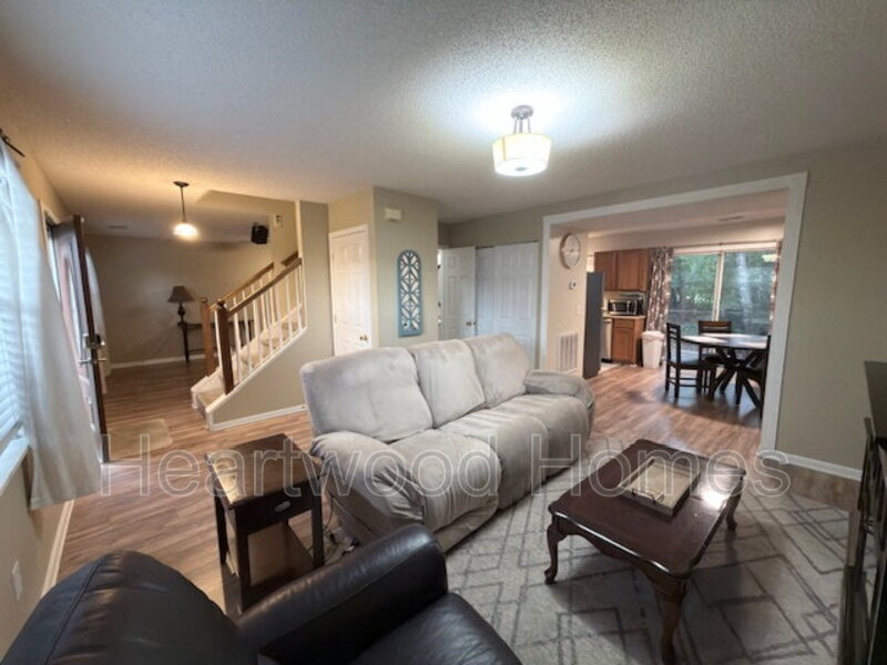 West Columbia House: 264 Orchard Hill Drive