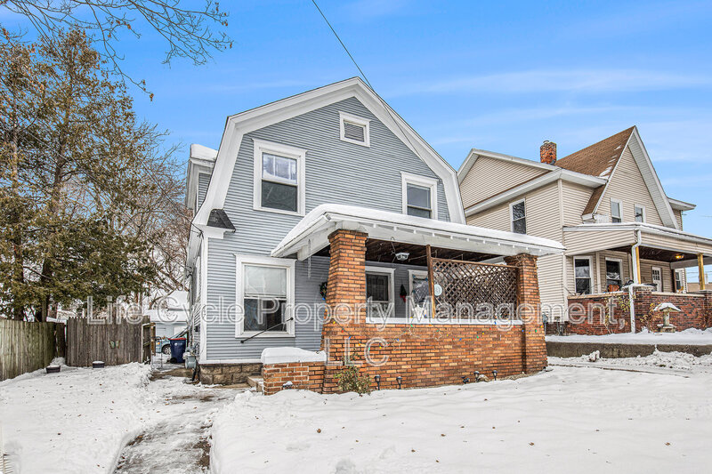 Grand Rapids Condo: 247 Sweet Street Northeast - 2