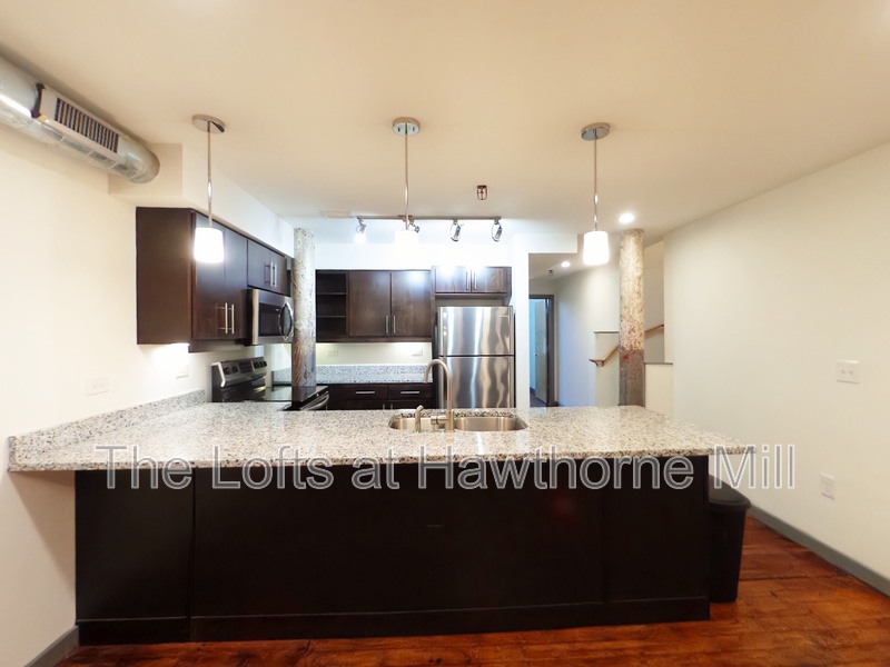 Charlotte Condo: 1101 Hawthorne Lane