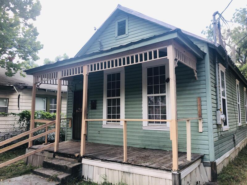 Request a Viewing for 2553 Calvin Street Tenant Turner