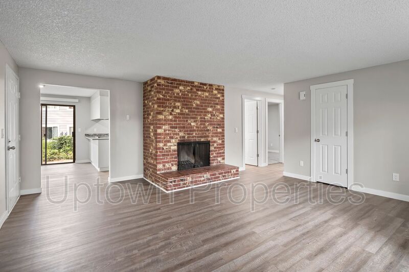 Beaverton House: 5660 SW 180th Ave