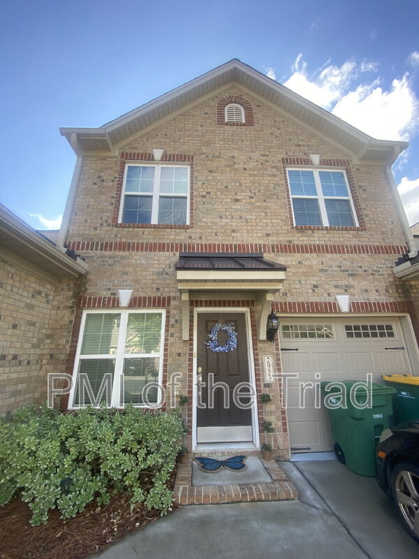 Walkertown Townhome: 2953 York Place Dr