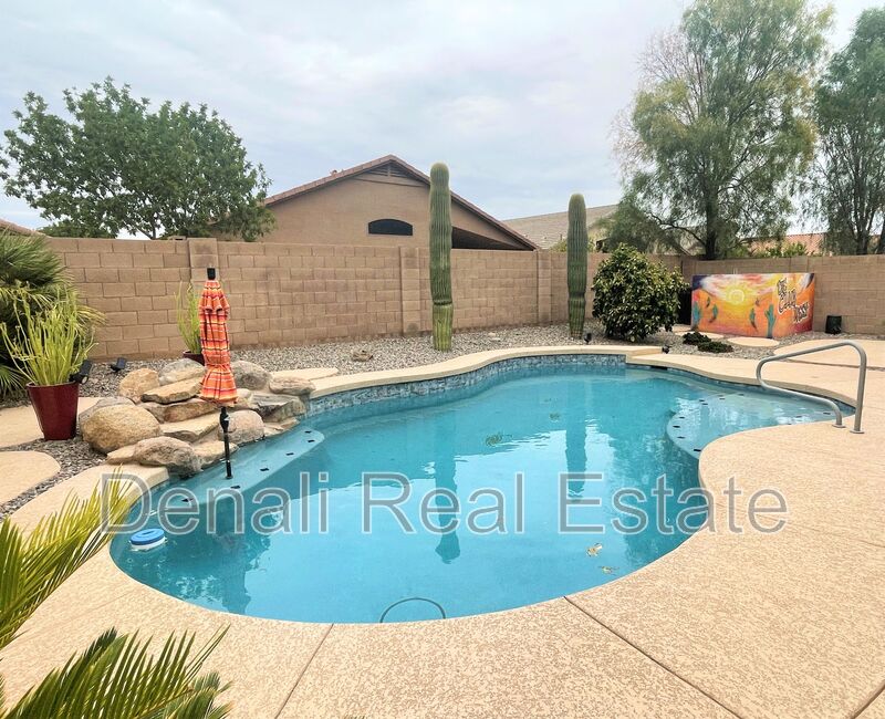 San Tan Valley House: 416 E Chicory Place