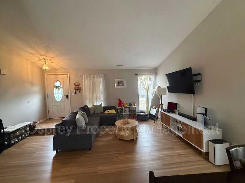 Charming 3-Bed, 2.5-Bath Home! "ASK ABOUT OUR ZERO DEPOSIT" - Photo 2