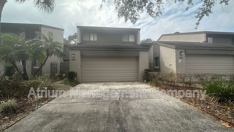Fern Park Townhome: 1532 N Carolwood Blvd