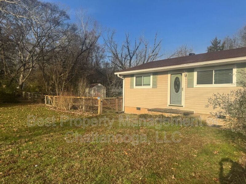 Hixson House: 5131 Winding Ln