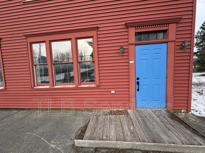 Dalton Condo: 15927 Pennsylvania 407 - Frnt Office 1st Fl