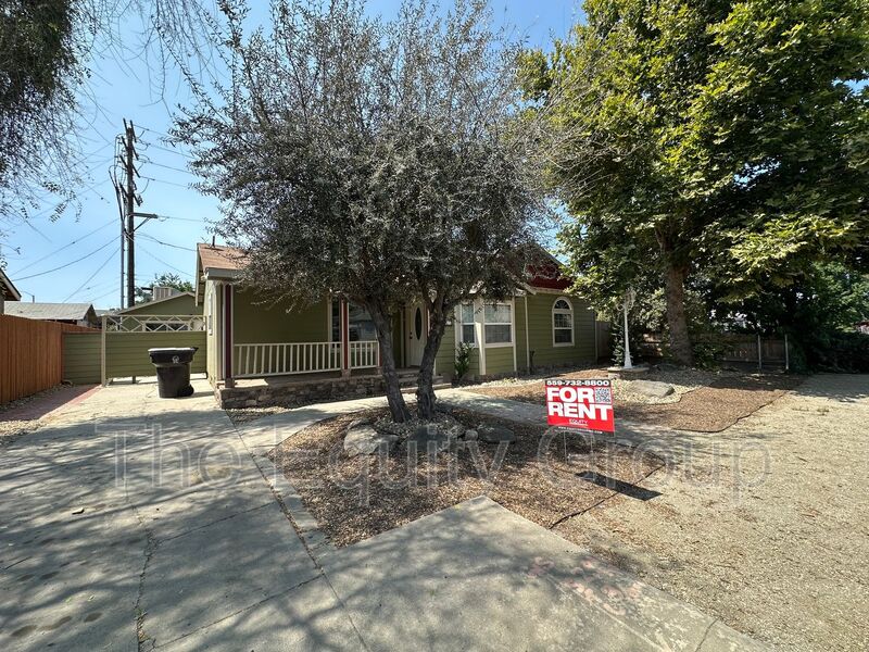 Tulare Condo: 1085 Academy Ave