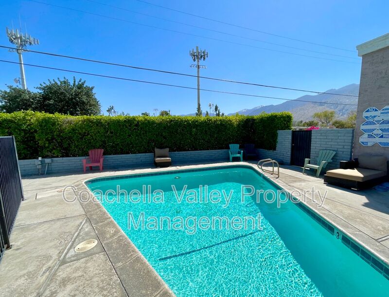 Palm Springs House: 1900 East Baristo Rd