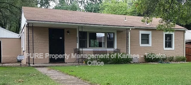 Topeka House: 4227 SW Drury Lane