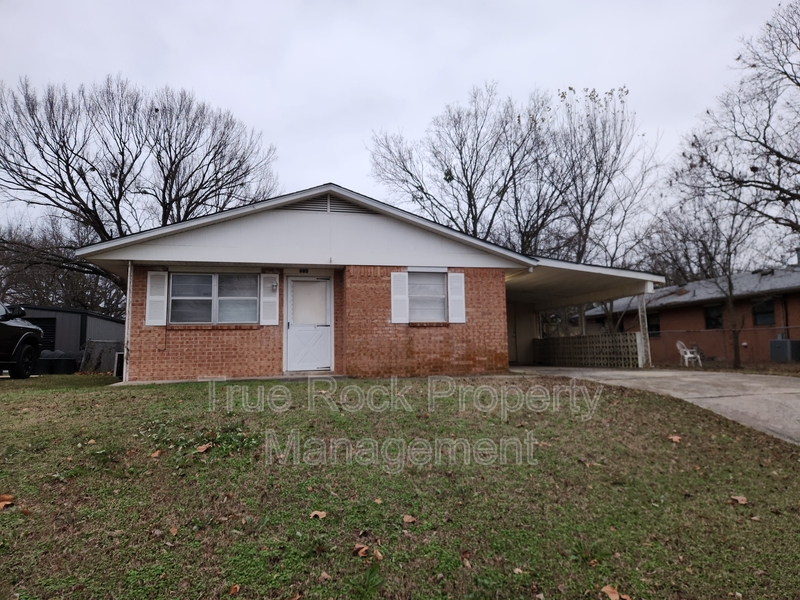 Ada House: 805 Williams Street