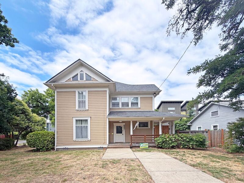 Eugene House: 1588 Patterson Street