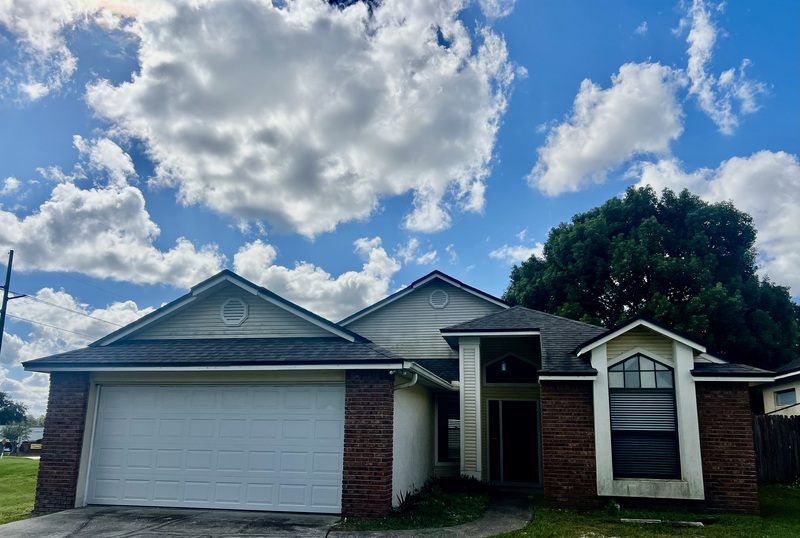 Oviedo House: 1040 Manigan Avenue