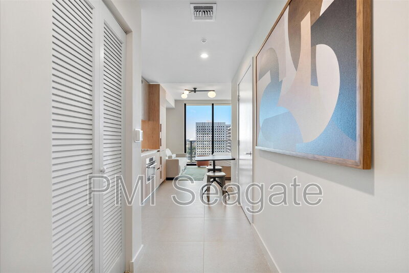 Miami Condo: 11 NE 6th St