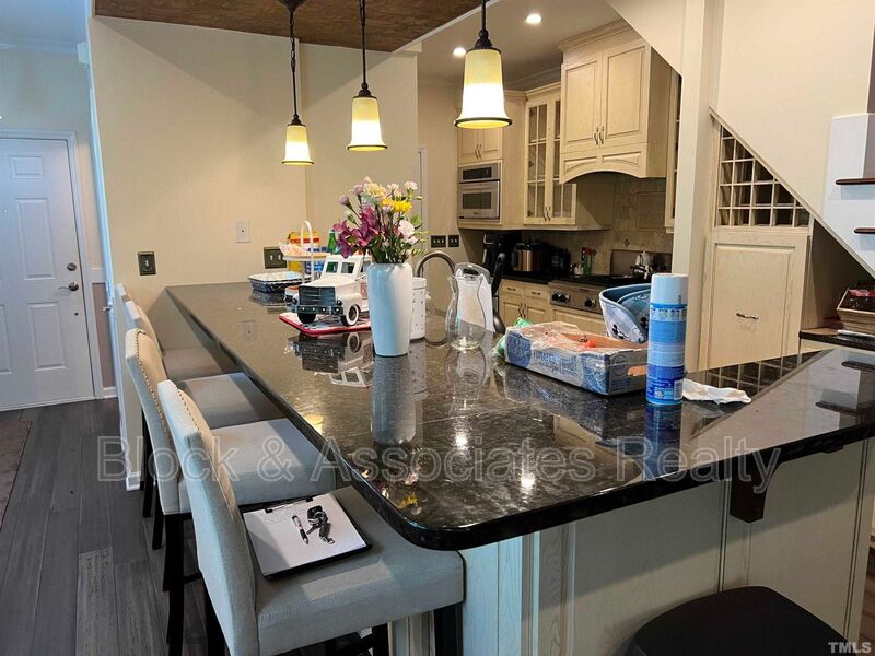 Request a Viewing for 2129 Thornblade Drive Tenant Turner