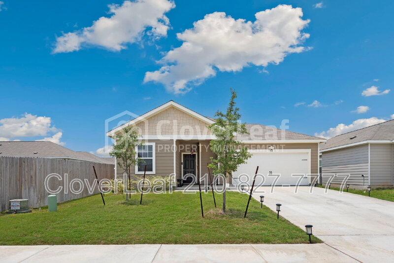 Kyle House: 368 Wren Ln