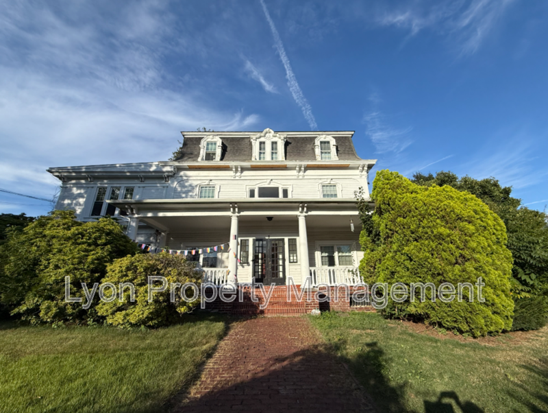 Woonsocket Condo: 507 Blackstone