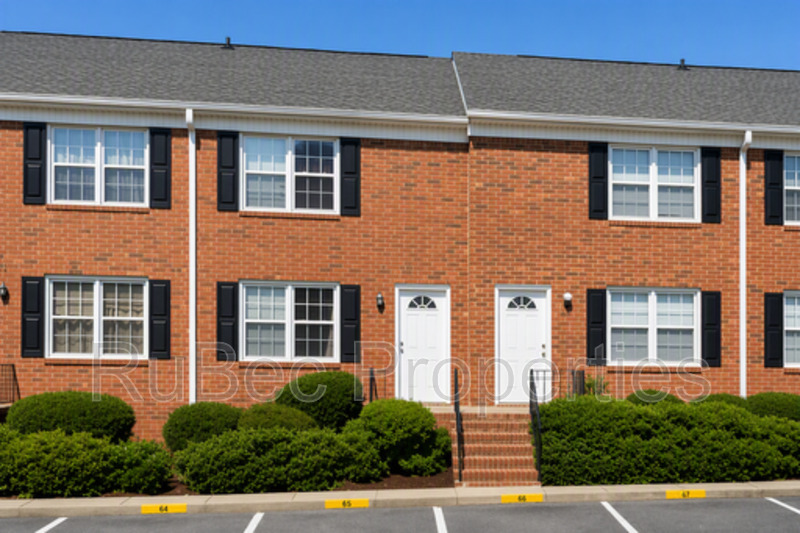 Gastonia Townhome: 913 Nottingham Dr