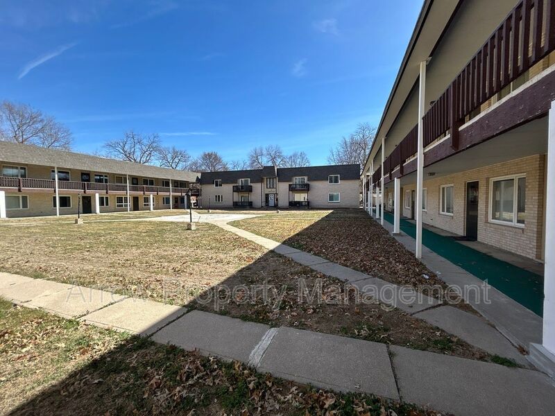 York House: 650 E 12th Street-A103