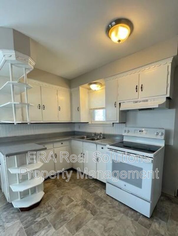 Parma House: 6210 Snow Road