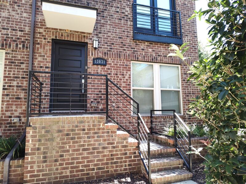 Charlotte Townhome: 13031 Tinton Avenue