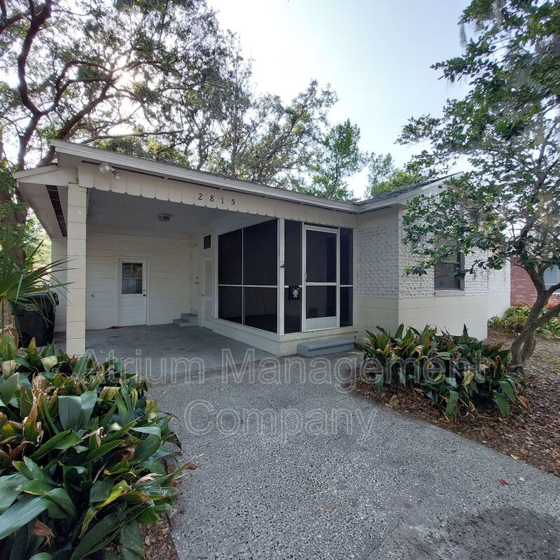 Lakeland House: 2815 Woodland Hills Ave