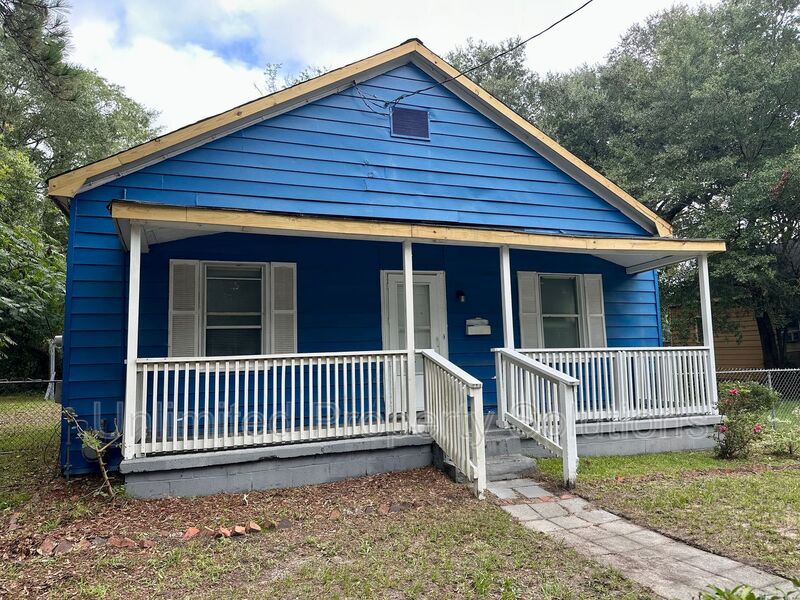 Wilmington House: 1109 Fanning Street