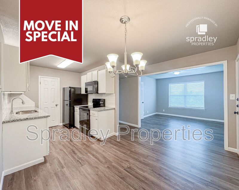 Troy Condo: 120 W Main St, Apt 27