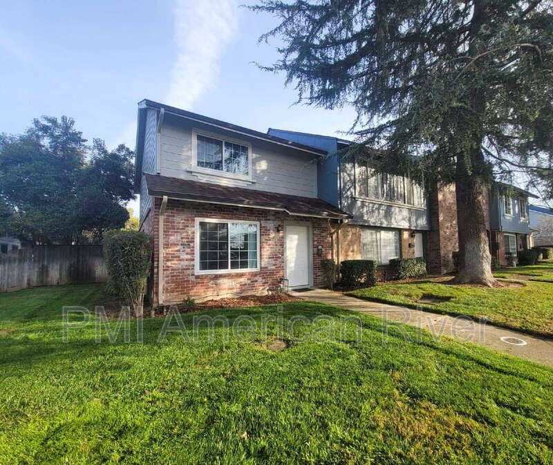 Carmichael House: 5125 Gibbons Drive