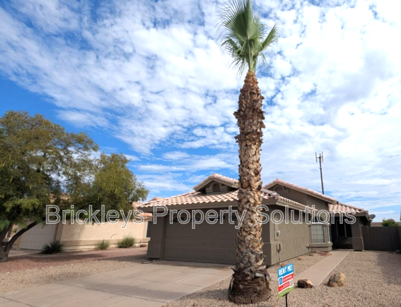 Chandler House: 143 S Willow Creek St
