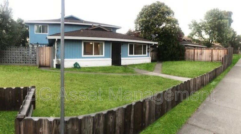 Sacramento Condo: 2417 Northrop Avenue