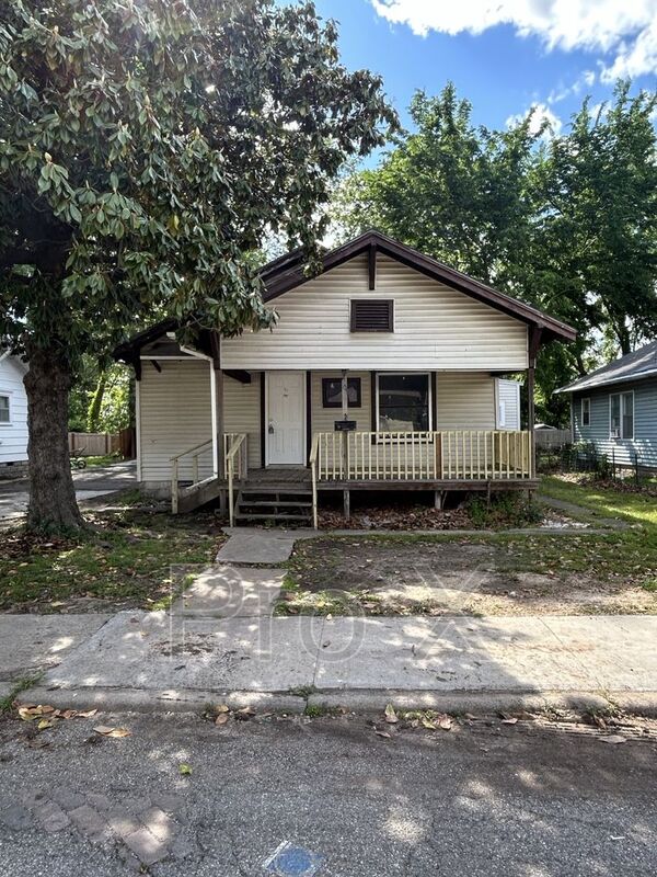 Pittsburg House: 20 4th Street Circle