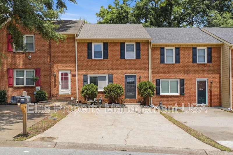 Smyrna Townhome: 1100 Westfield Trace SE