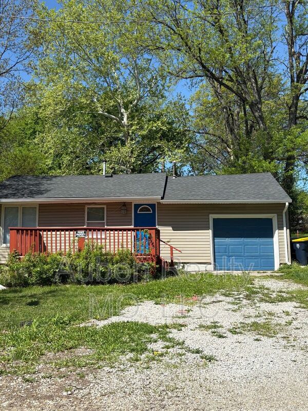 Kansas City House: 5126 Booth Ave