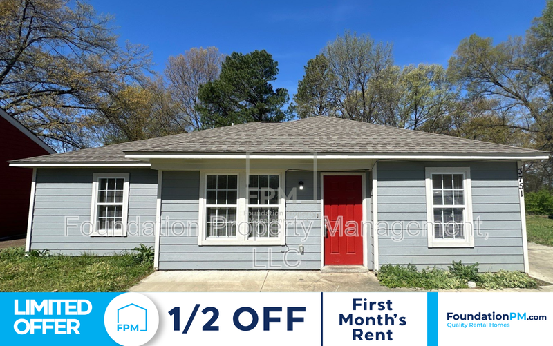 Memphis House: 3751 Oak Lake Lane