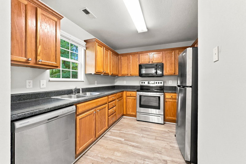 Photograph 5 of 8705 Mowbray Way