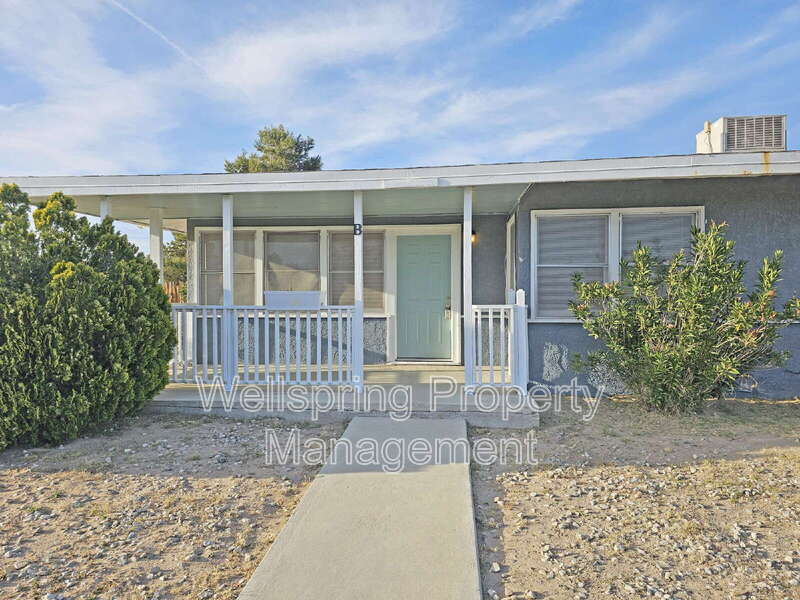 Ridgecrest Condo: 137 S Richmond B