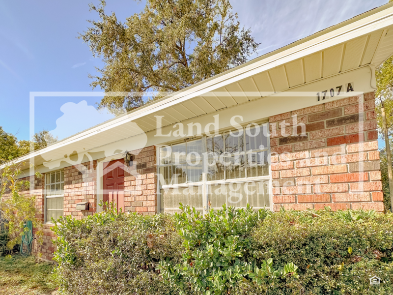 Lakeland House: 1707 A King Avenue