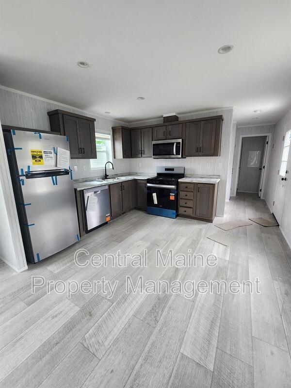 Orono House: 9 Austin Dr.
