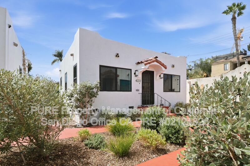 San Diego, House: 4218-28 Iowa St