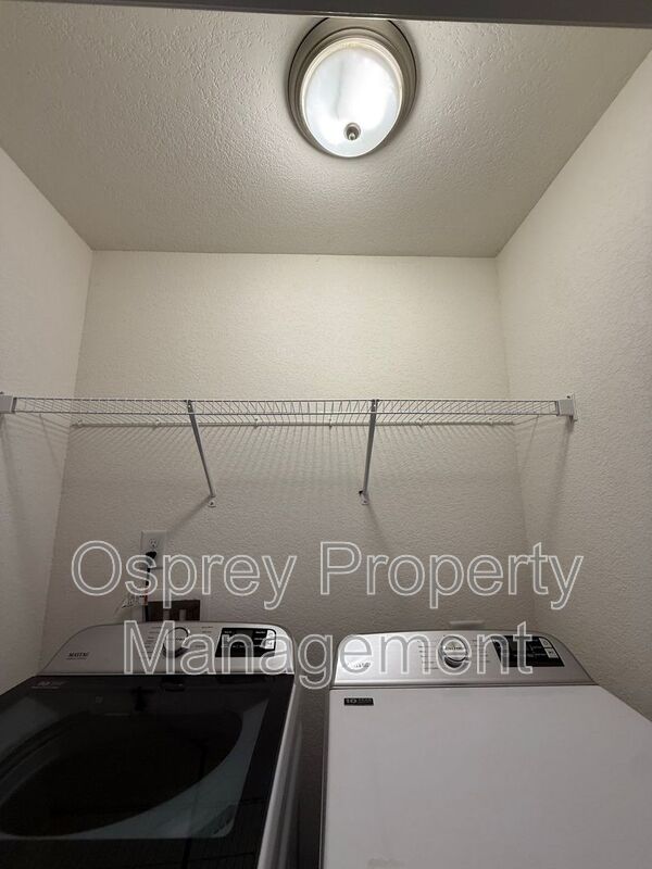 Spacious 4BR Home with Large Fenced Yard & Prime Location  - Photo 23