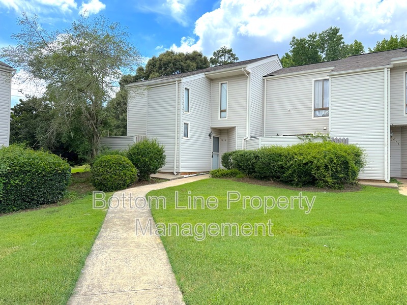 Charlotte Townhome: 7838 Hummingbird Ln