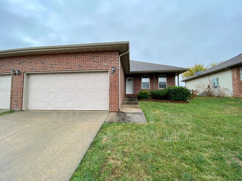 Ozark Condo: 1115 N. 26th