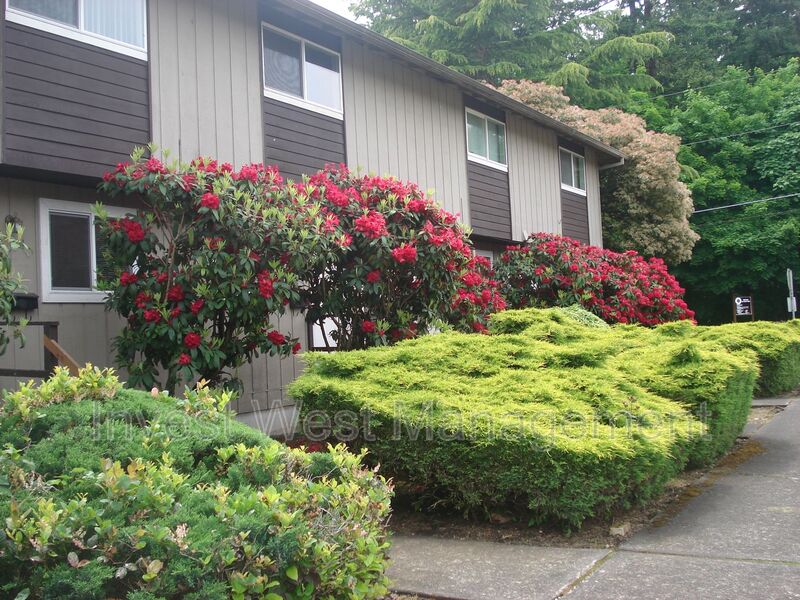 Camas House: 230 NW 12 Avenue