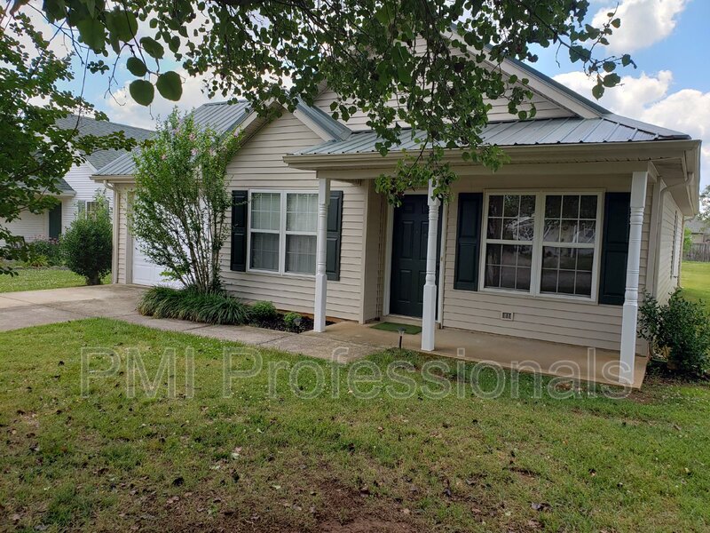 Murfreesboro House: 2743 Painted Pony Dr