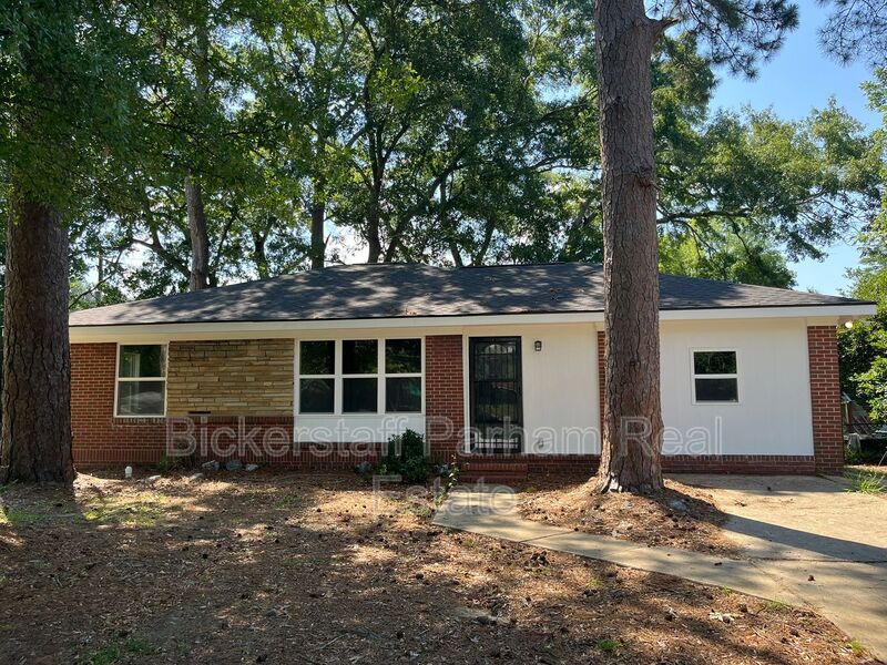 Columbus House: 2102 Somerset Drive