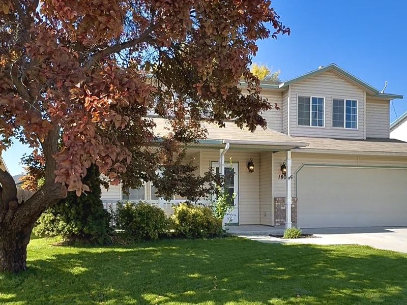Nampa House: 18085 Royal Way