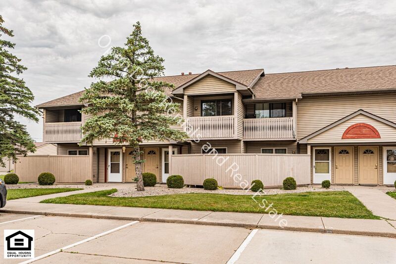 Auburn Condo: 1000 Old Brick Rd